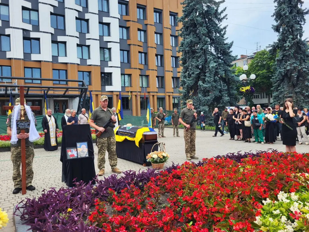 Ковельщина попрощалася з воїном Віталієм Мартинюком, який загинув на Харківщині