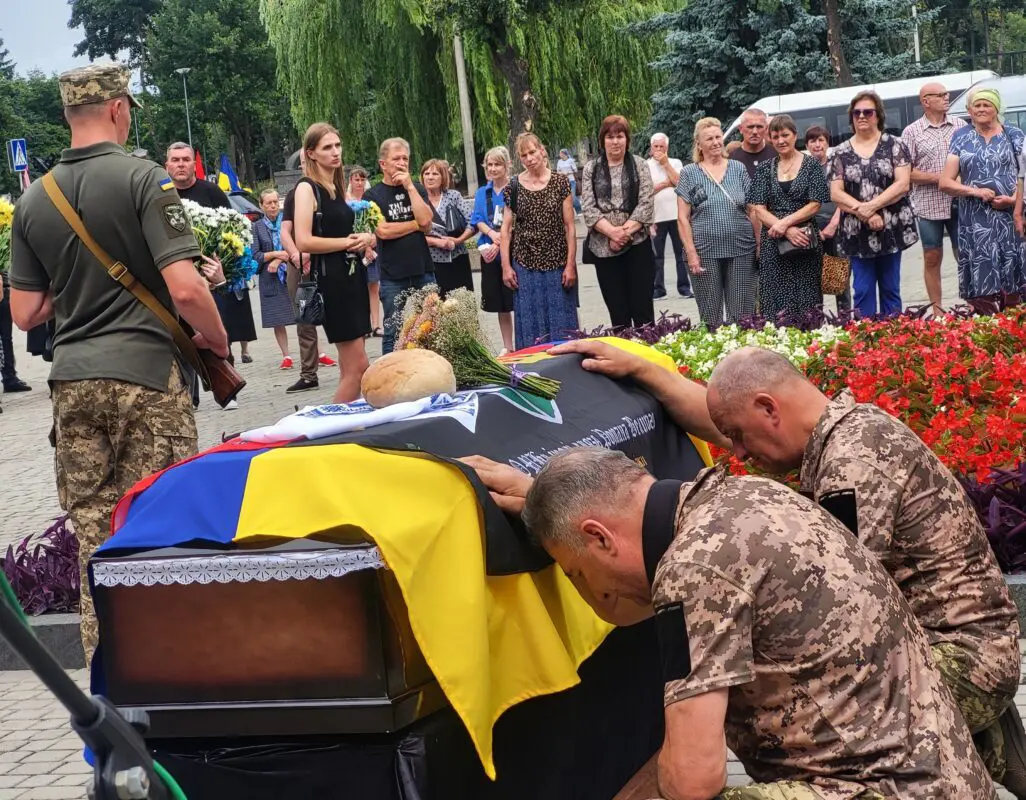 Ковельщина попрощалася з воїном Віталієм Мартинюком, який загинув на Харківщині