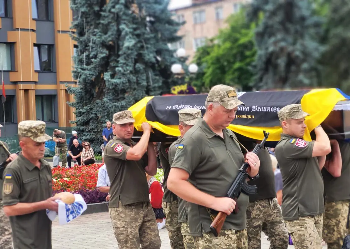 Ковельщина попрощалася з воїном Віталієм Мартинюком, який загинув на Харківщині