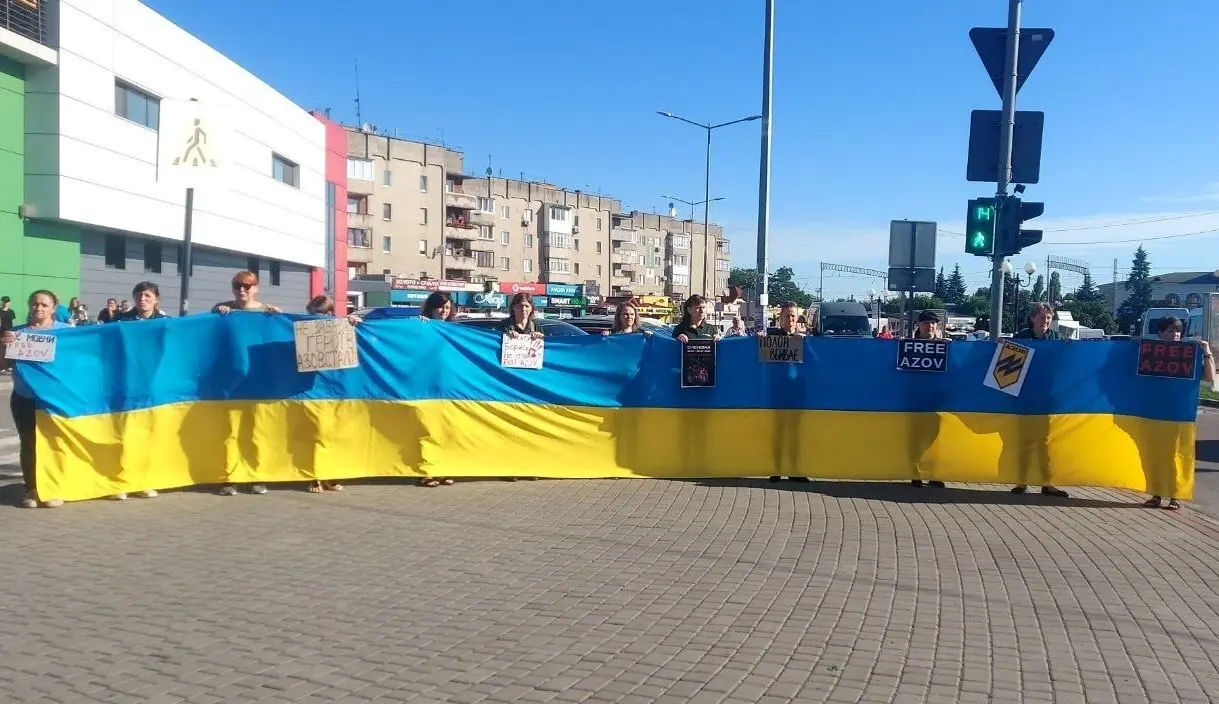 Ковель вшанував пам'ять жертв Оленівки та полону РФ: 4 роки трагедії