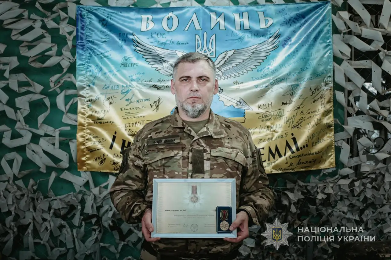 Начальник поліції Волині привітав бійців на одному з донецьких напрямків