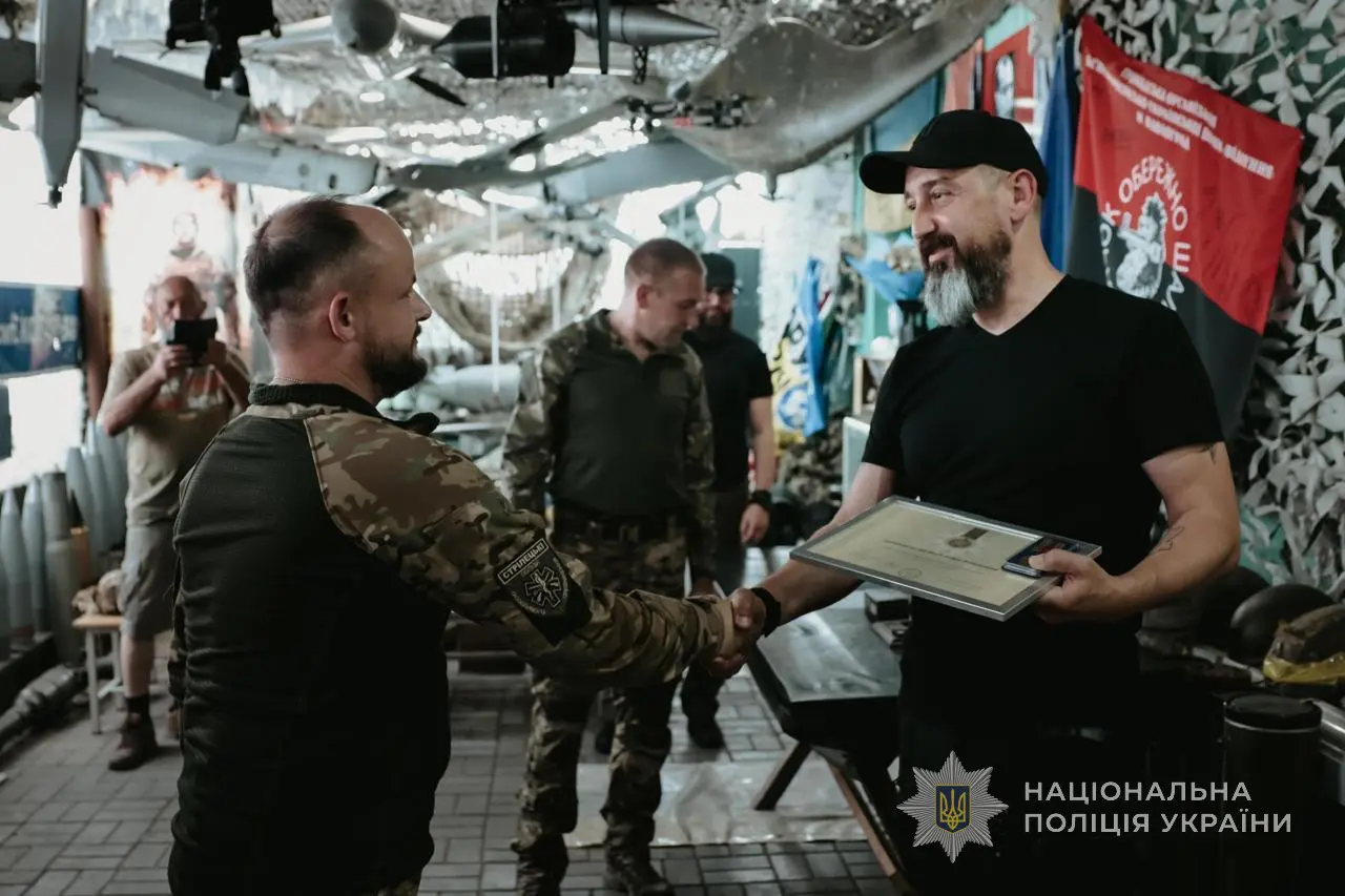 Начальник поліції Волині привітав бійців на одному з донецьких напрямків