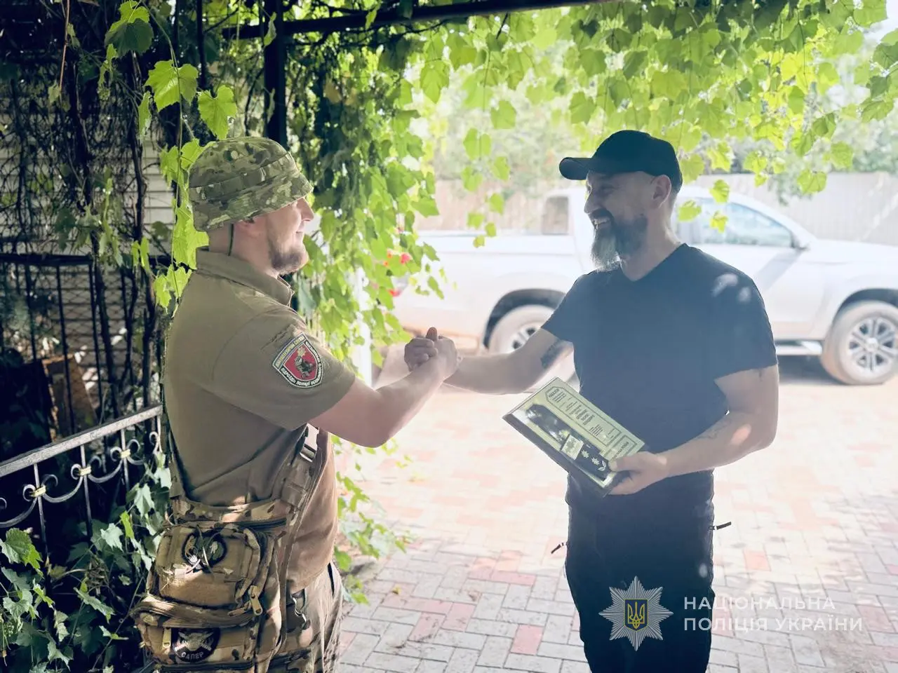 Начальник поліції Волині привітав бійців на одному з донецьких напрямків
