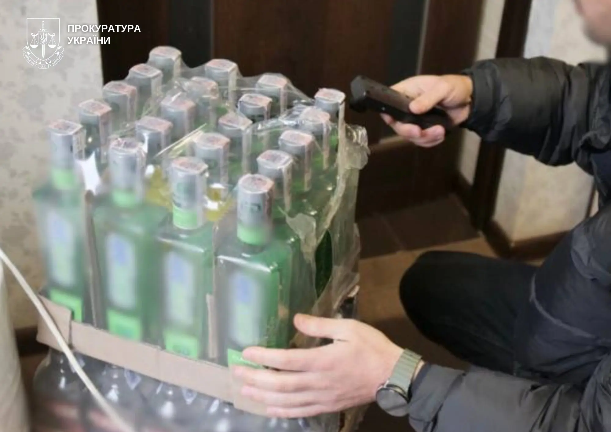 У Луцьку судять чоловіка за підпільний цех контрафактного алкоголю