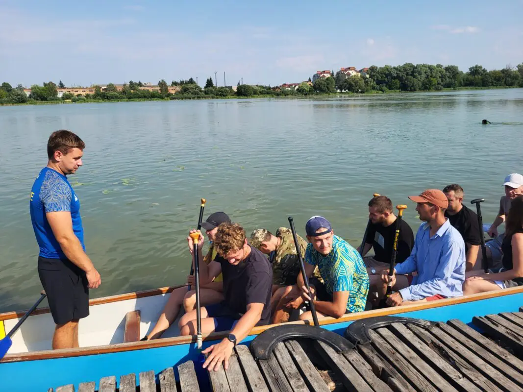 Ковельські ветерани вперше опанували парадрагон з чемпіоном світу Дмитром Назаруком