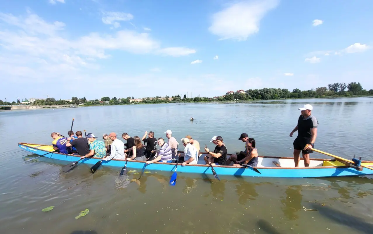 Ковельські ветерани вперше опанували парадрагон з чемпіоном світу Дмитром Назаруком