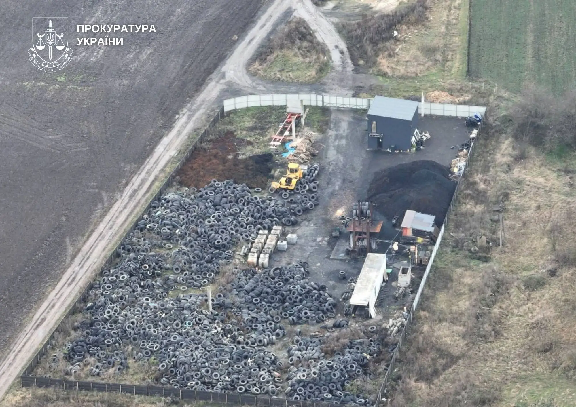 У Луцькому районі судять посадовця за забруднення земель відходами